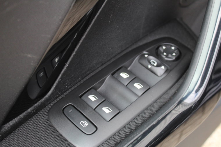 Vehicle Image 24