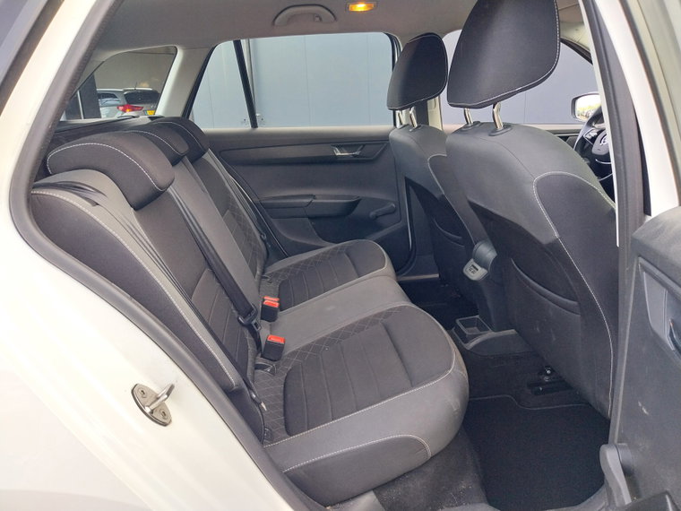 Vehicle Image 33