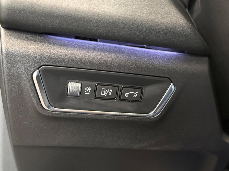 Vehicle Image 28
