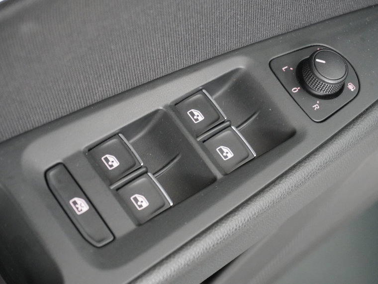 Vehicle Image 24