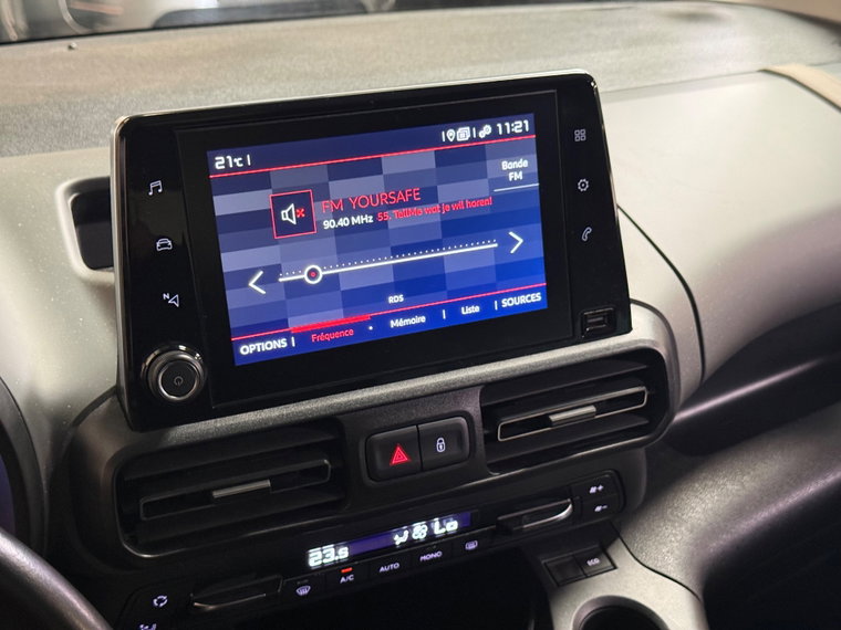 Vehicle Image 18