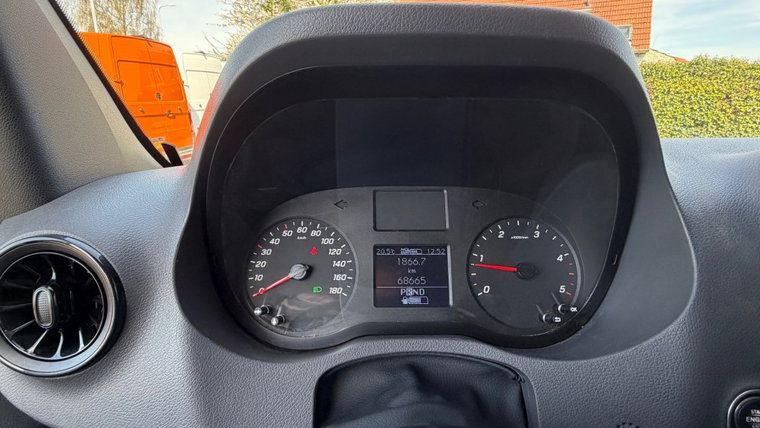 Vehicle Image 24