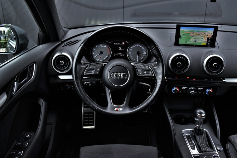 Vehicle Image 16