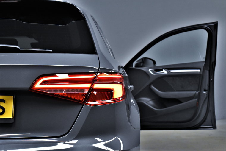 Vehicle Image 9