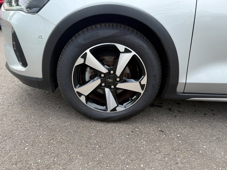 Vehicle Image 36