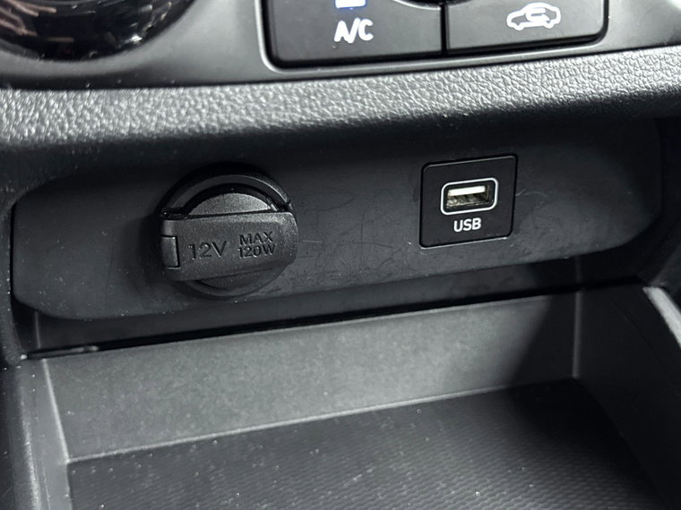 Vehicle Image 25