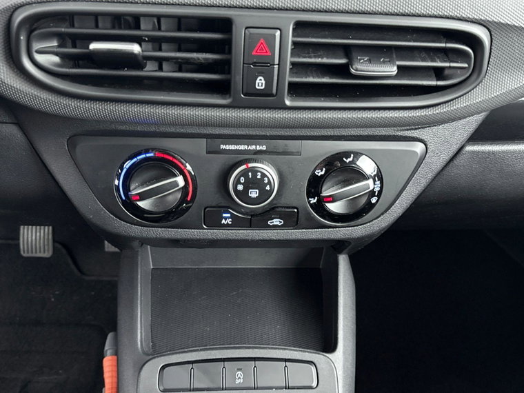 Vehicle Image 26