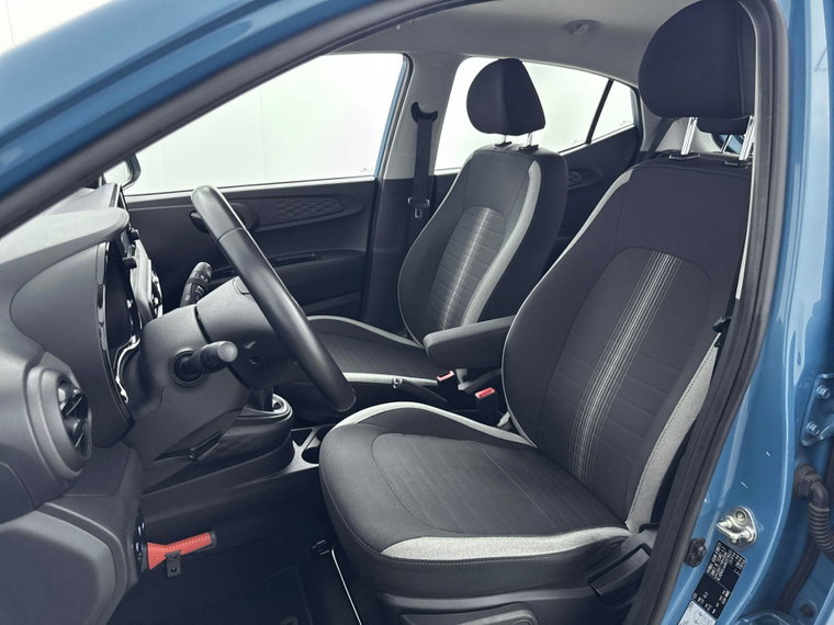 Vehicle Image 32