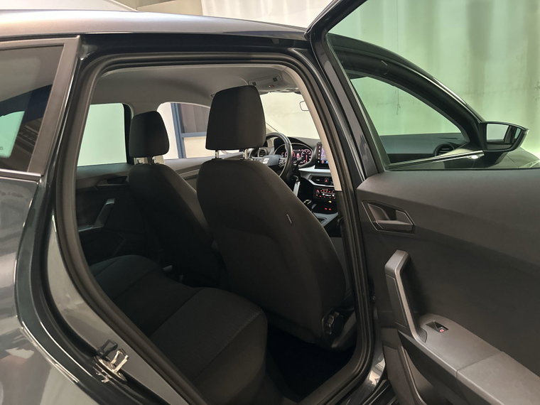 Vehicle Image 18