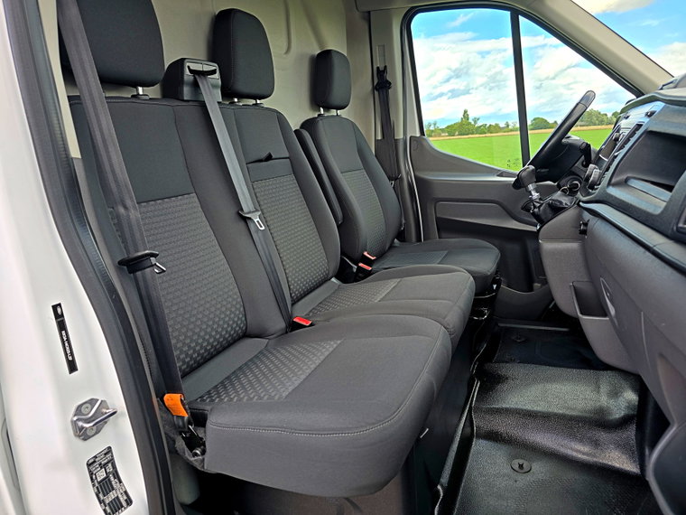 Vehicle Image 13