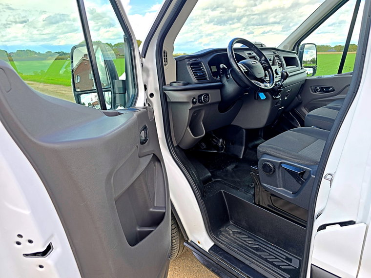 Vehicle Image 21