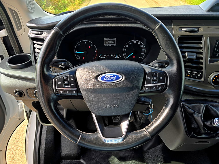 Vehicle Image 26