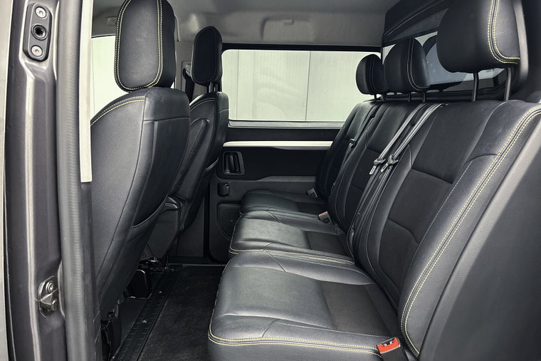 Vehicle Image 30
