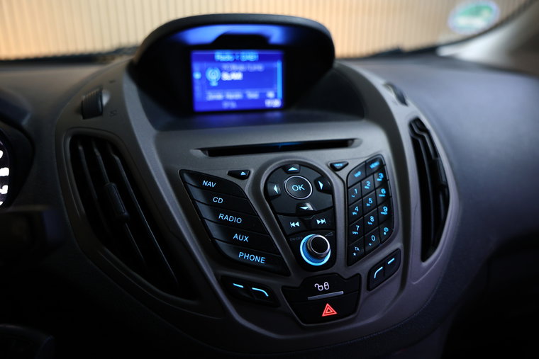 Vehicle Image 16
