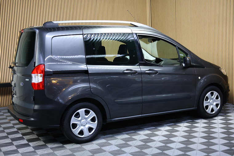 Vehicle Image 6