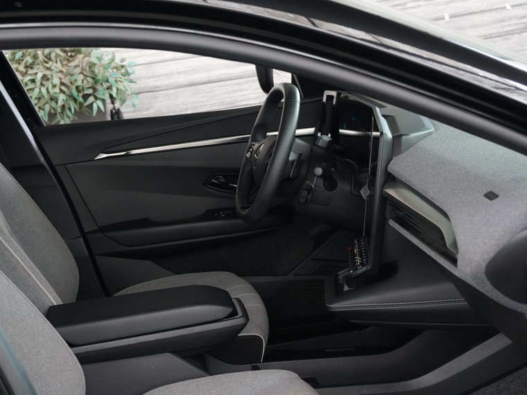 Vehicle Image 41