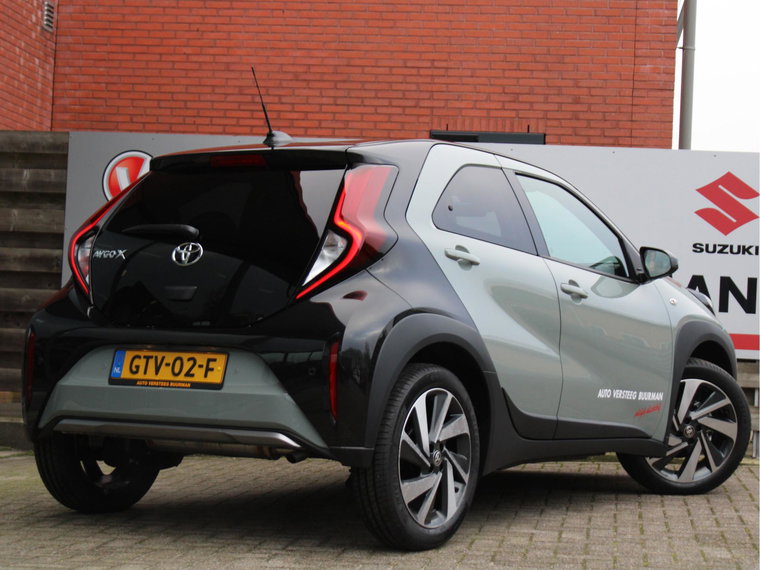 Vehicle Image 13