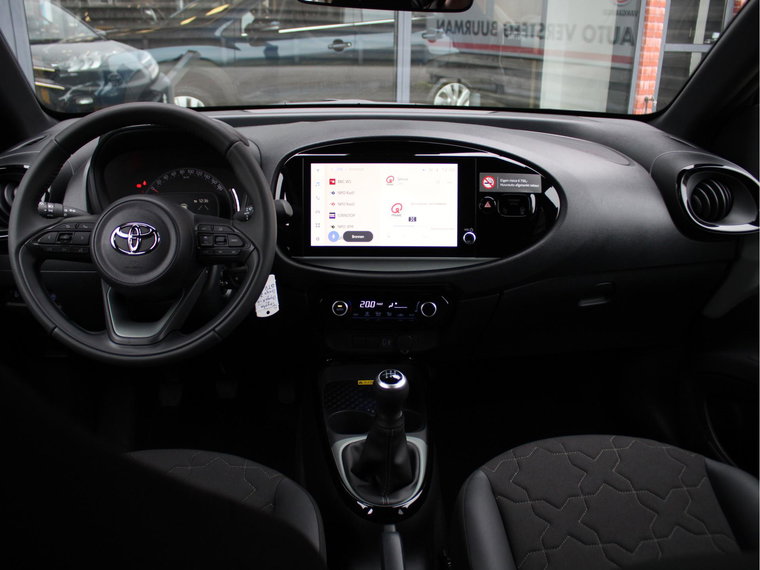 Vehicle Image 15