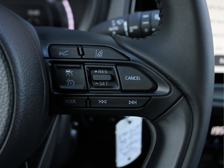 Vehicle Image 25
