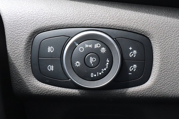 Vehicle Image 32
