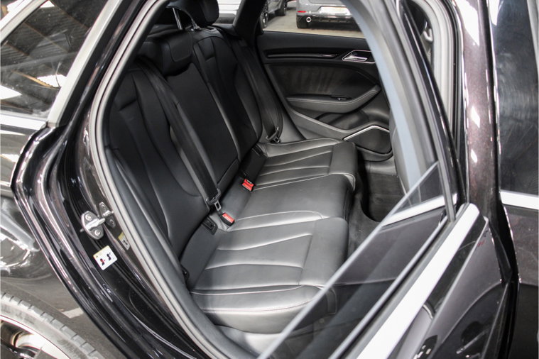 Vehicle Image 35