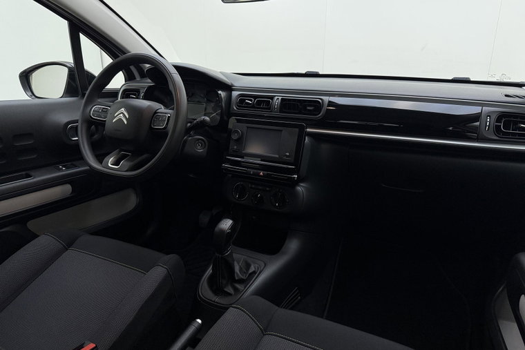 Vehicle Image 13