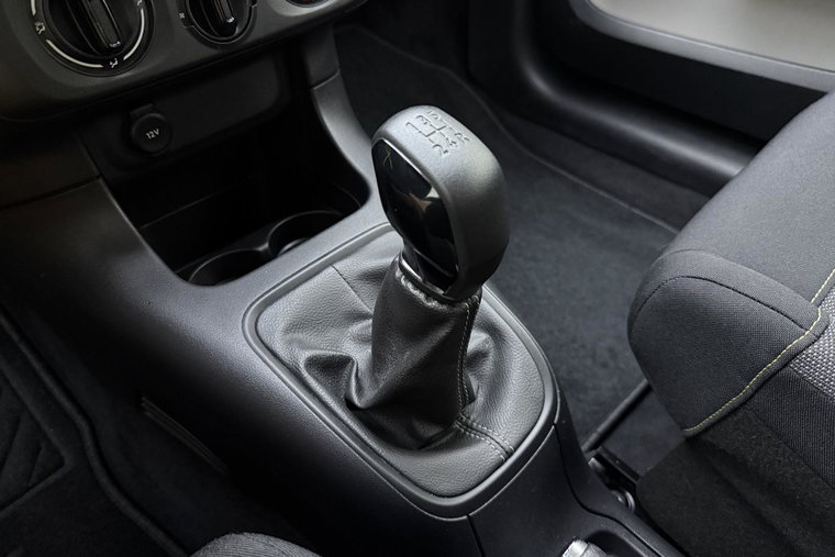 Vehicle Image 22