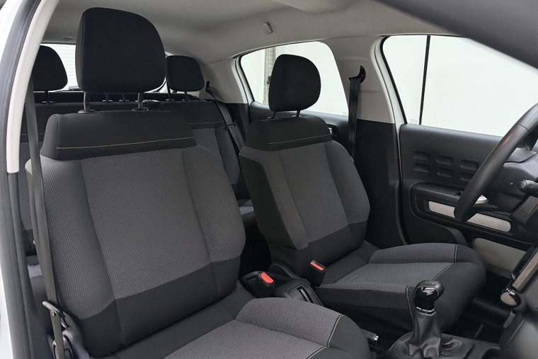 Vehicle Image 7