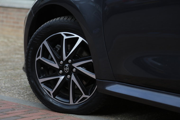 Vehicle Image 18