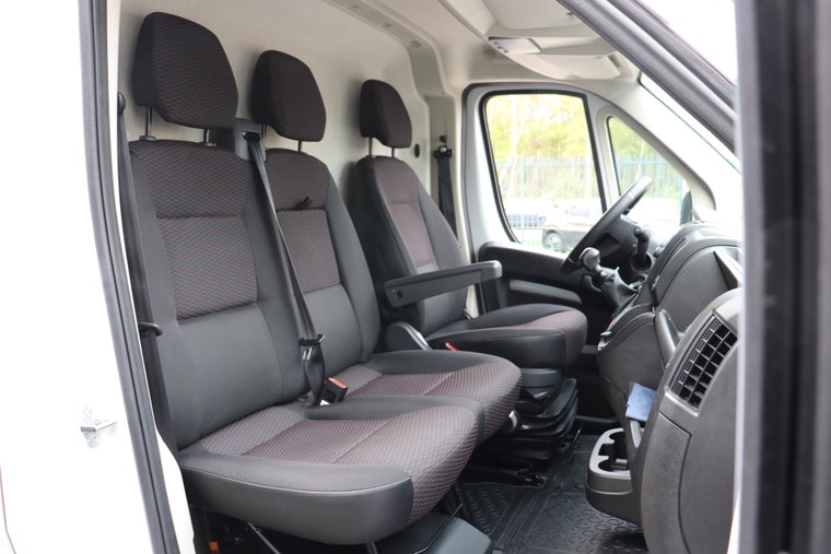 Vehicle Image 16