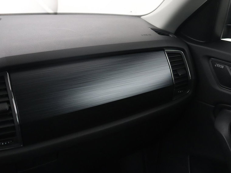 Vehicle Image 28