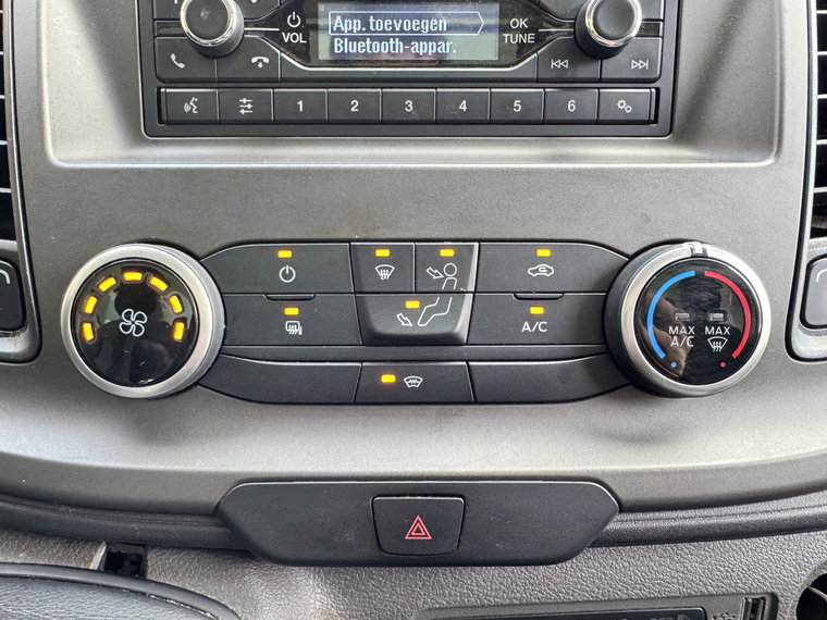 Vehicle Image 17