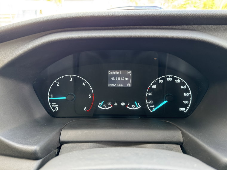 Vehicle Image 24