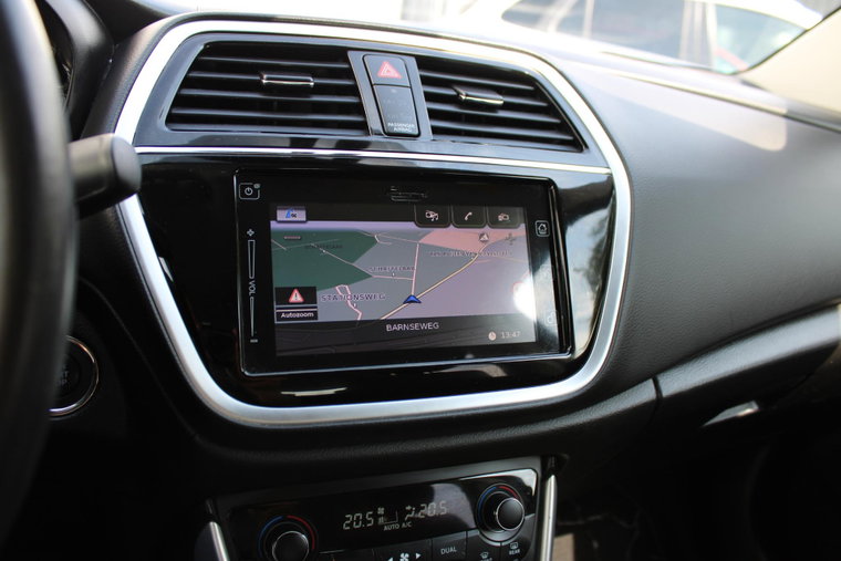 Vehicle Image 18