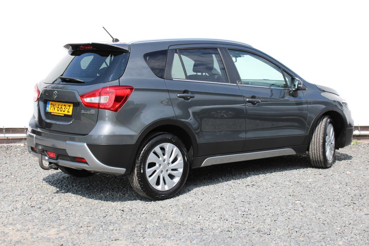 Vehicle Image 4