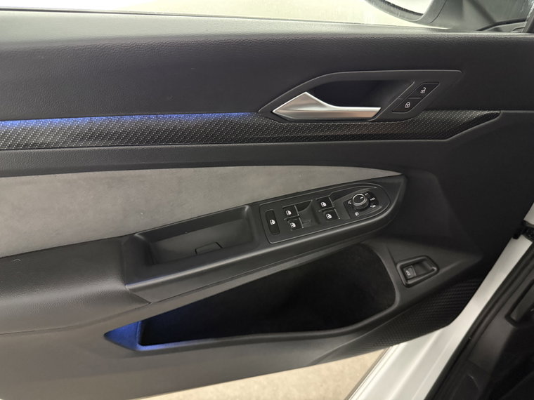 Vehicle Image 38
