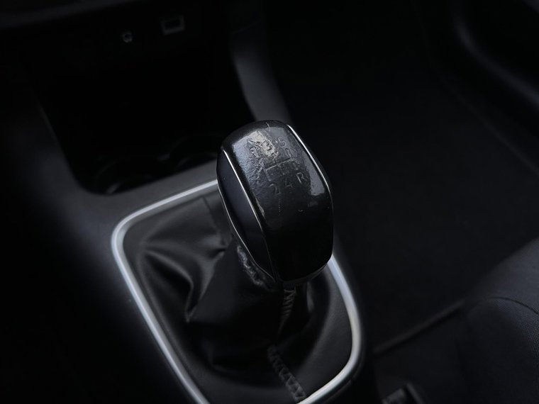 Vehicle Image 24