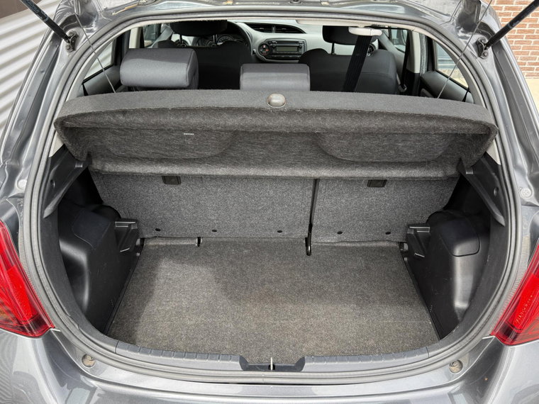 Vehicle Image 23