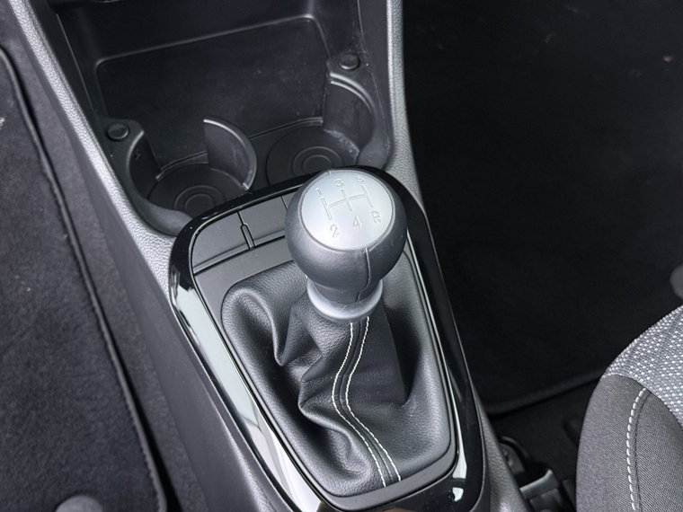 Vehicle Image 32