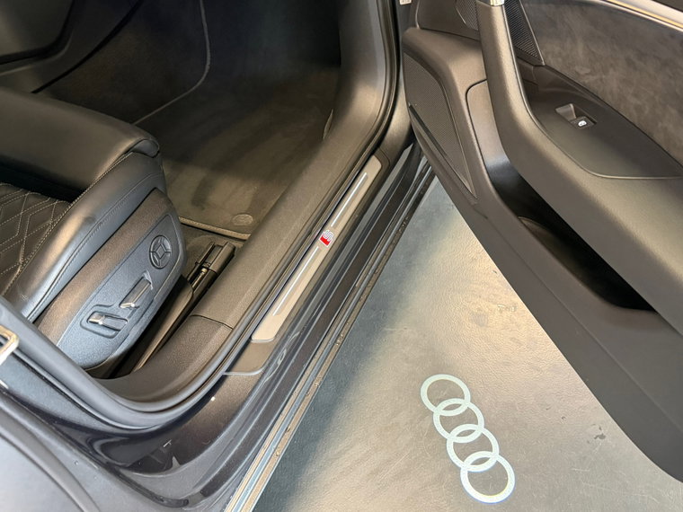 Vehicle Image 33