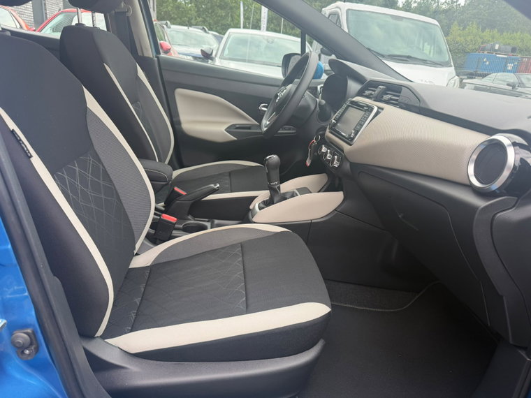 Vehicle Image 17