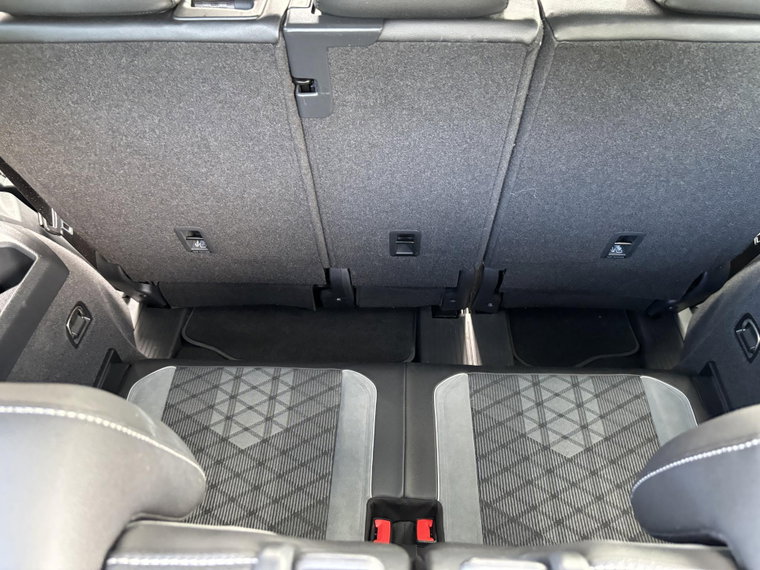 Vehicle Image 38