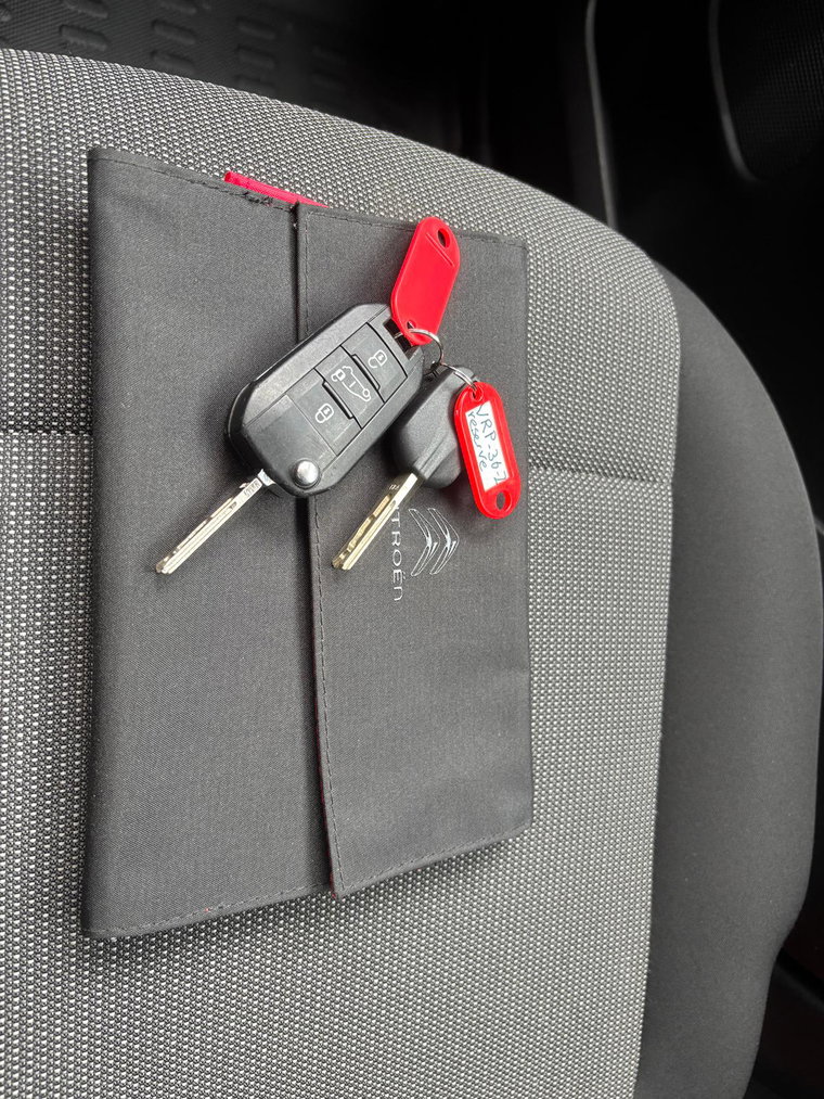 Vehicle Image 24