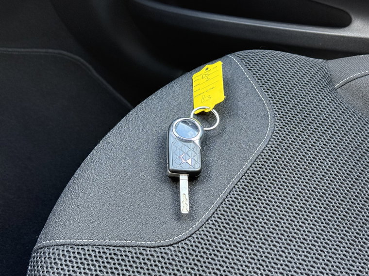 Vehicle Image 28
