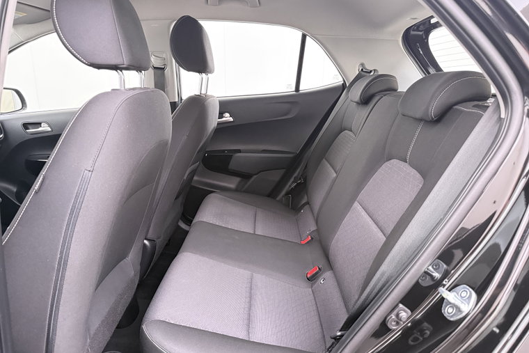 Vehicle Image 12