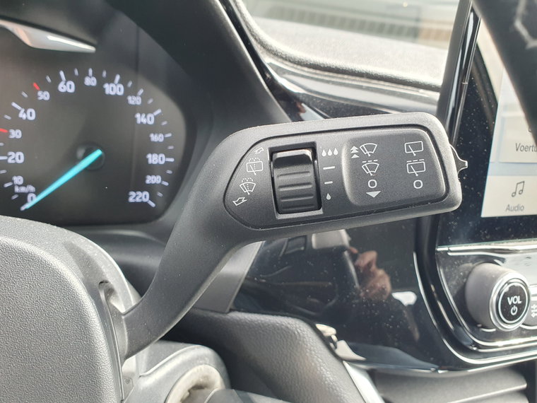 Vehicle Image 38