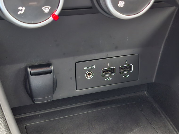 Vehicle Image 32