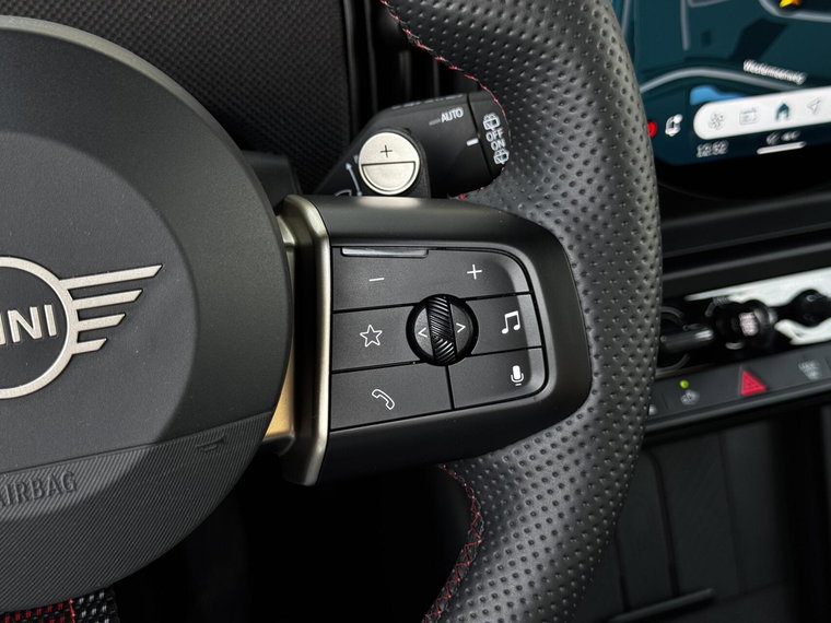 Vehicle Image 45