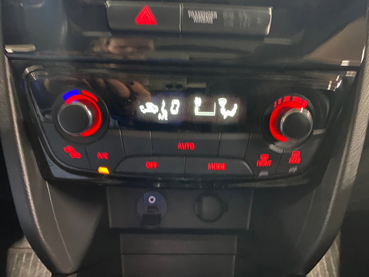 Vehicle Image 27