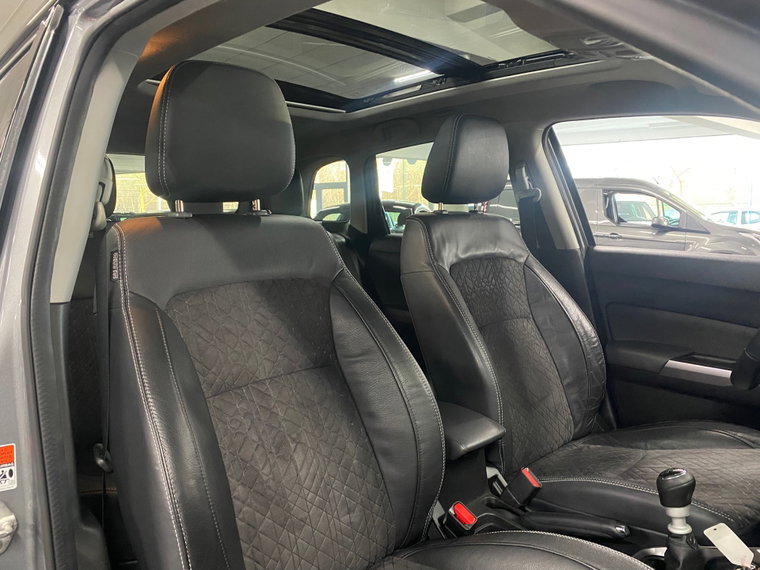 Vehicle Image 36
